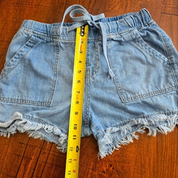 Women's Denim Drawstring Shorts Frayed Raw Hem Ruffle High Waist with Pockets - Picture 5 of 9